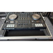 Native Instruments Traktor Kontrol S4 MK3 con Flight Case Usato