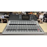 Yamaha TF3 Mixer Digitale 24 Canali con Fligh Case Usato